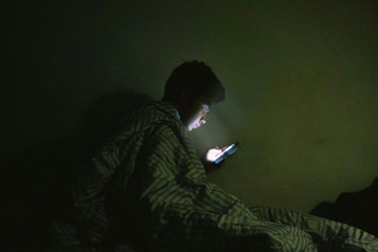 ¿Quién controla a quién? El hábito digital que está robando tu tiempo… y cómo recuperar el control